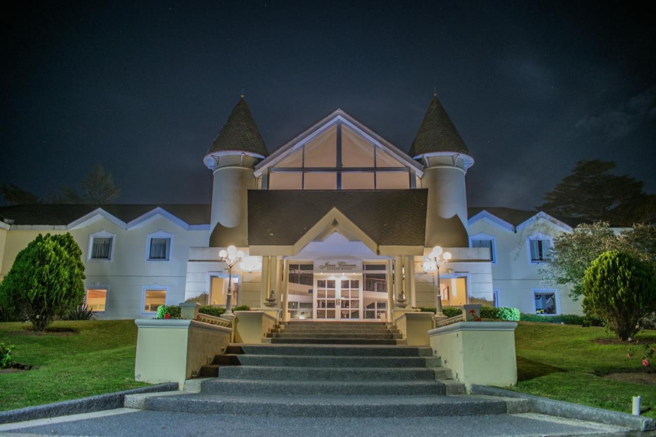 Parque Hotel Jean Clevers Punta del Este Eksteriør bilde The clubhouse at the Royal County Down Golf Club